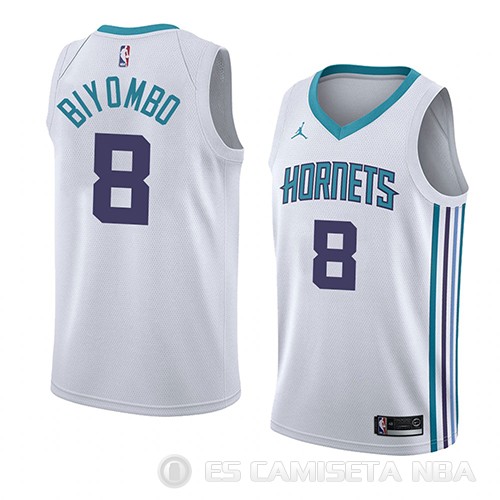 Camiseta Bismack Biyombo #8 Charlotte Hornets Association 2018 Blanco - Haga un click en la imagen para cerrar